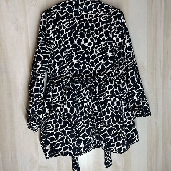 Luii black and white animal print long sleeve jacket, size XL - Picture 10 of 16